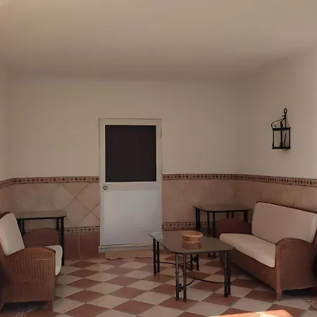 Chalet Con Piscina Privada Y Barbacoa בית נופש